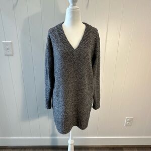 Athleta Vital V Tunic Sweater – Heather Gray – Small